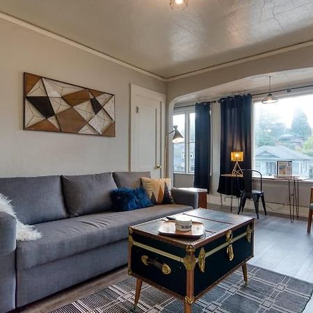 #Stayinmydistrict Historic Apartment Near Downtown كوس باي المظهر الخارجي الصورة