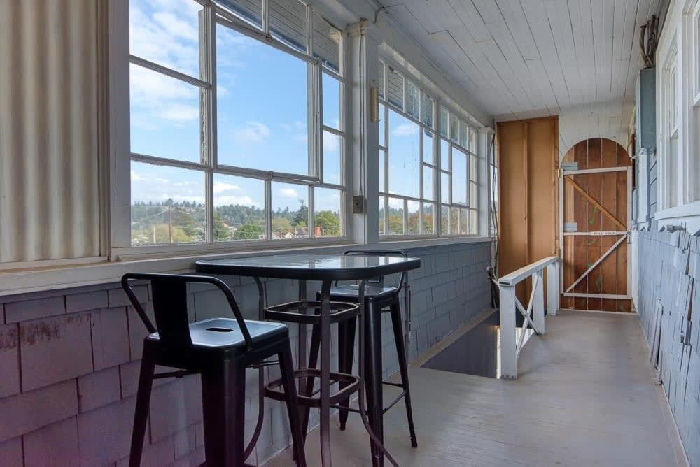 #Stayinmydistrict Historic Apartment Near Downtown كوس باي المظهر الخارجي الصورة