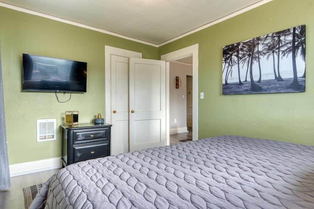 #Stayinmydistrict Historic Apartment Near Downtown كوس باي المظهر الخارجي الصورة