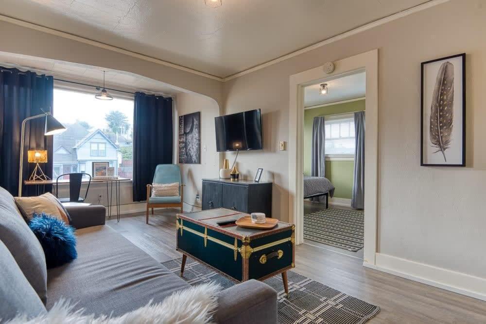#Stayinmydistrict Historic Apartment Near Downtown كوس باي المظهر الخارجي الصورة