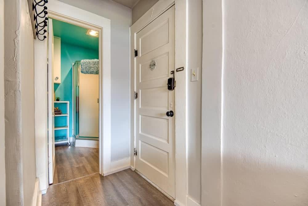 #Stayinmydistrict Historic Apartment Near Downtown كوس باي المظهر الخارجي الصورة
