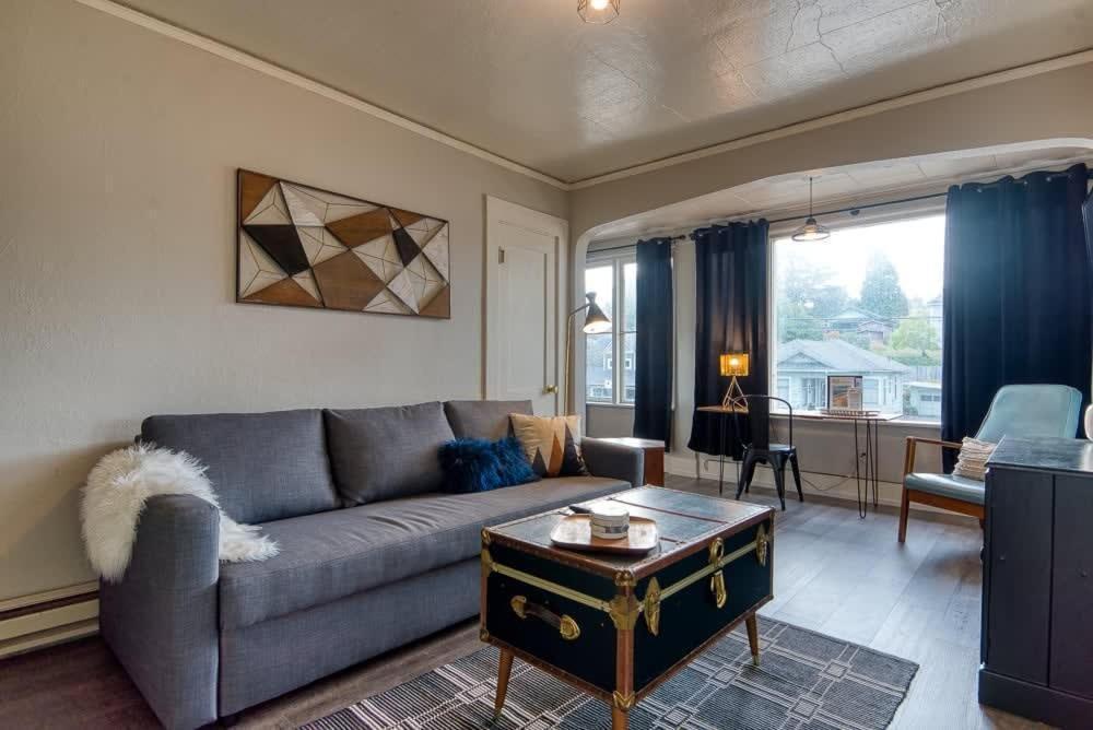 #Stayinmydistrict Historic Apartment Near Downtown كوس باي المظهر الخارجي الصورة
